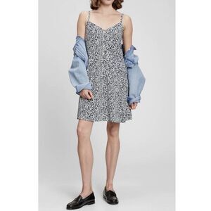 NWT GAP Size S Cami Dress V-Neck White Navy Floral Smocked Back Fit & Flare